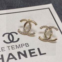 2024SS earrings CHANEL for a relaxed atmosphere