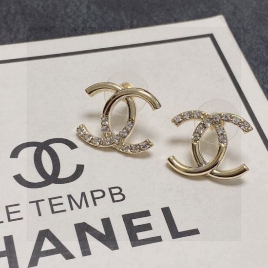 2024SS earrings CHANEL for a relaxed atmosphere 2024SS earrings CHANEL for a relaxed atmosphere