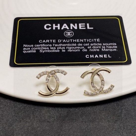 2024SS earrings CHANEL for a relaxed atmosphere 2024SS earrings CHANEL for a relaxed atmosphere