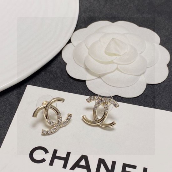 2024SS earrings CHANEL for a relaxed atmosphere 2024SS earrings CHANEL for a relaxed atmosphere