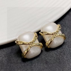 Great for the upcoming season 2024SS earrings CHANEL CHANEL