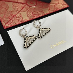 Style filled with charm 2024SS earrings CHANEL CHANEL