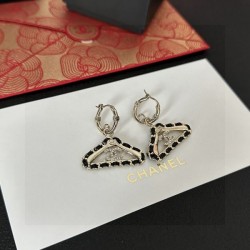 Style filled with charm 2024SS earrings CHANEL CHANEL