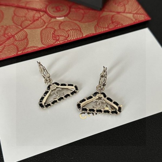 Style filled with charm 2024SS earrings CHANEL CHANEL Style filled with charm 2024SS earrings CHANEL CHANEL