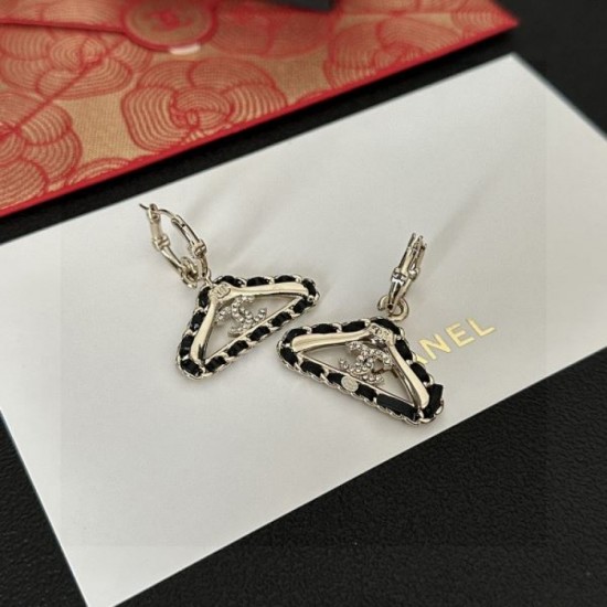 Style filled with charm 2024SS earrings CHANEL CHANEL Style filled with charm 2024SS earrings CHANEL CHANEL