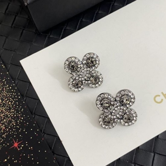 2024SS CHANEL Chanel earrings Recommended brands that are not in stock 2024SS CHANEL Chanel earrings Recommended brands that are not in stock