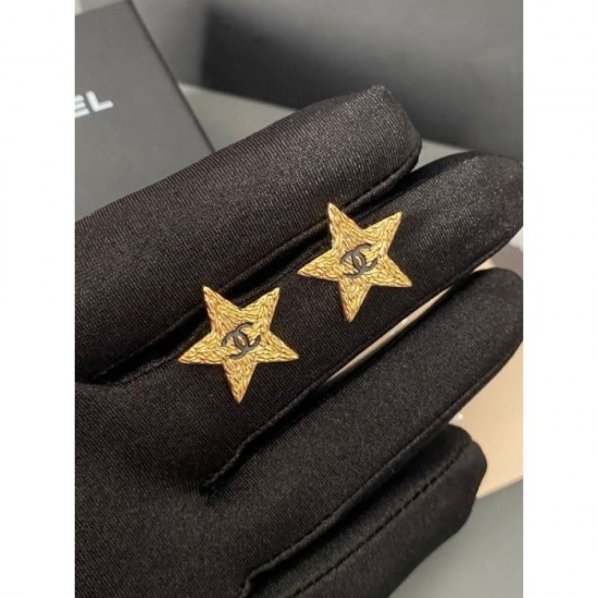 2024SS CHANEL Chanel earrings Difficult to obtain items sold out in Japan 2024SS CHANEL Chanel earrings Difficult to obtain items sold out in Japan
