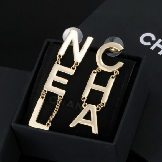 2024SS CHANEL Chanel earrings that will be useful in this spring/summer outfit 2024SS CHANEL Chanel earrings that will be useful in this spring/summer outfit