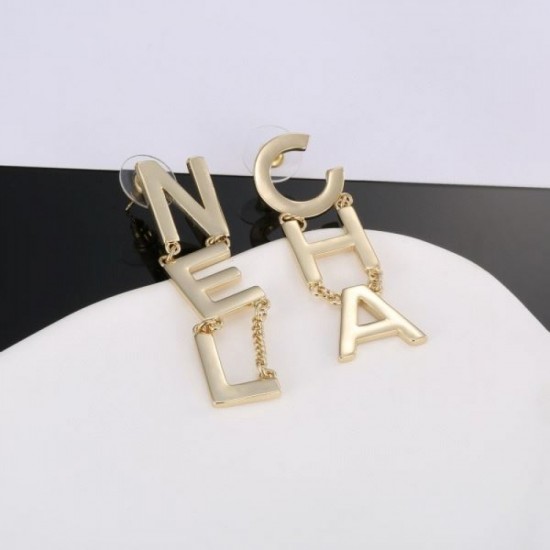 2024SS CHANEL Chanel earrings that will be useful in this spring/summer outfit 2024SS CHANEL Chanel earrings that will be useful in this spring/summer outfit