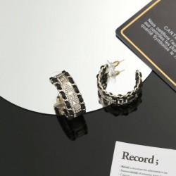 2024SS CHANEL Chanel earrings give the impression of a fashionable expert