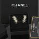 2024SS CHANEL Chanel earrings give the impression of a fashionable expert 2024SS CHANEL Chanel earrings give the impression of a fashionable expert