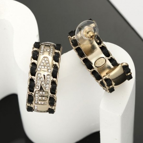 2024SS CHANEL Chanel earrings give the impression of a fashionable expert 2024SS CHANEL Chanel earrings give the impression of a fashionable expert