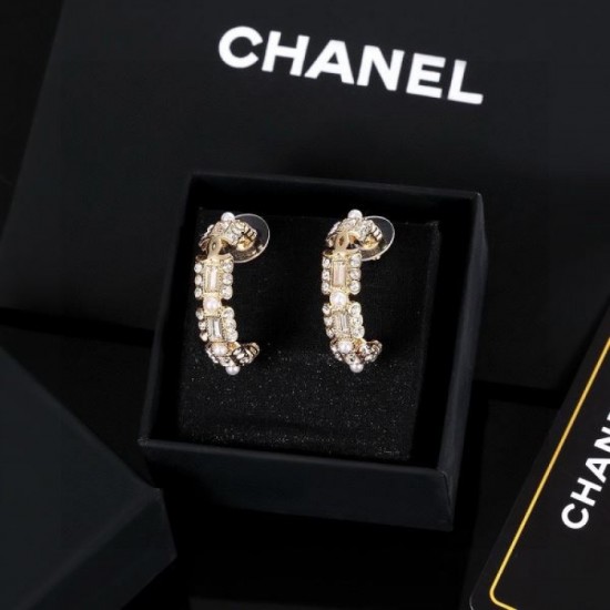 2024SS CHANEL Chanel earrings are always sold out at the end of the year 2024SS CHANEL Chanel earrings are always sold out at the end of the year
