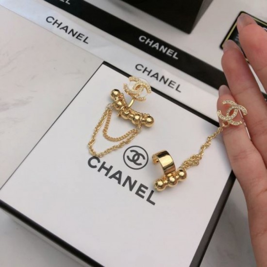 CHANEL 2024SS earrings that will draw attention to your feet CHANEL 2024SS earrings that will draw attention to your feet