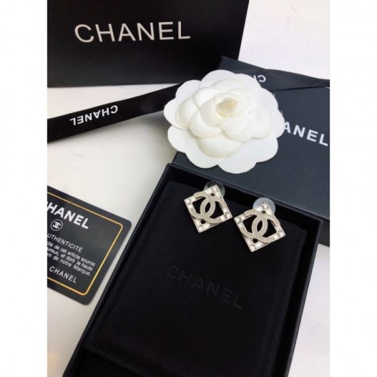 CHANEL Chanel Gift Perfect Limited Time 2024SS Earrings CHANEL Chanel Gift Perfect Limited Time 2024SS Earrings