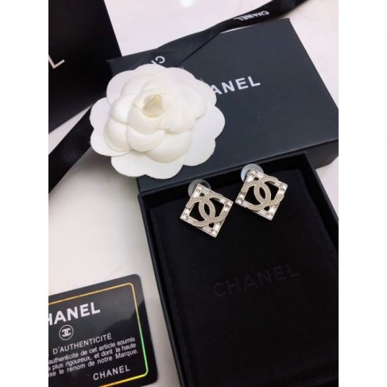 CHANEL Chanel Gift Perfect Limited Time 2024SS Earrings CHANEL Chanel Gift Perfect Limited Time 2024SS Earrings