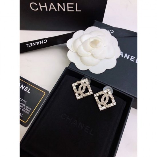 CHANEL Chanel Gift Perfect Limited Time 2024SS Earrings CHANEL Chanel Gift Perfect Limited Time 2024SS Earrings