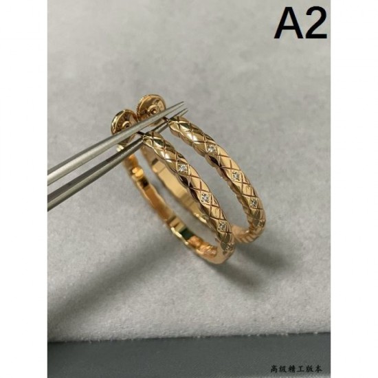 CHANEL 2024SS earrings in great colors that can be mixed and matched CHANEL 2024SS earrings in great colors that can be mixed and matched