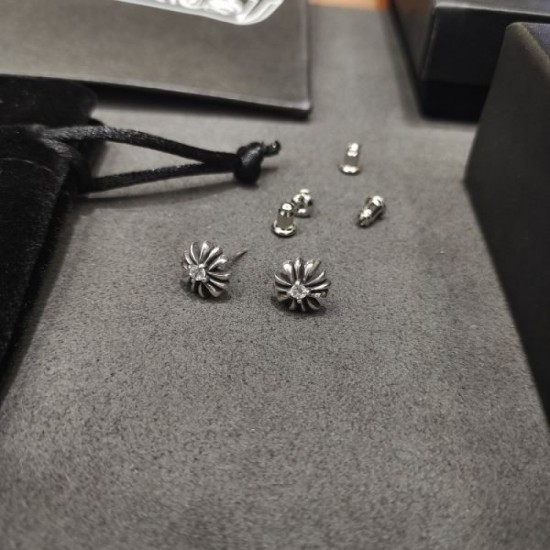 New addition 2024SS earrings CHROME HEARTS New addition 2024SS earrings CHROME HEARTS