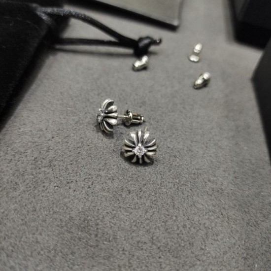 New addition 2024SS earrings CHROME HEARTS New addition 2024SS earrings CHROME HEARTS