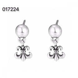 Magazine publication 2024SS earrings CHROME HEARTS