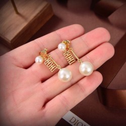 Gift to give 2024SS earrings DIOR Dior