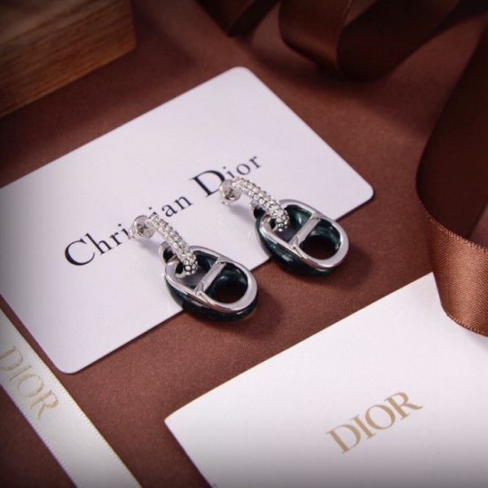New spring items you can't take your eyes off of 2024SS earrings DIOR Dior New spring items you can't take your eyes off of 2024SS earrings DIOR Dior