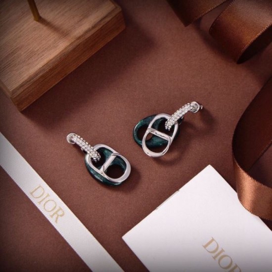 New spring items you can't take your eyes off of 2024SS earrings DIOR Dior New spring items you can't take your eyes off of 2024SS earrings DIOR Dior