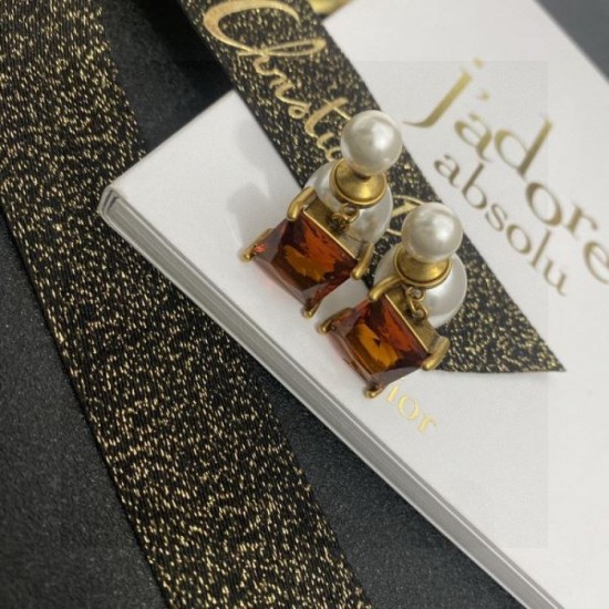 A must-see for fans 2024SS new spring/summer earrings DIOR Dior A must-see for fans 2024SS new spring/summer earrings DIOR Dior