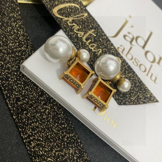 A must-see for fans 2024SS new spring/summer earrings DIOR Dior A must-see for fans 2024SS new spring/summer earrings DIOR Dior
