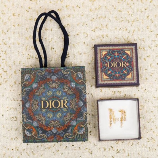 Sale at attractive price 2024SS earrings DIOR Dior Sale at attractive price 2024SS earrings DIOR Dior