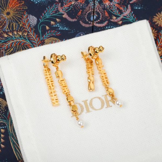 Sale at attractive price 2024SS earrings DIOR Dior Sale at attractive price 2024SS earrings DIOR Dior
