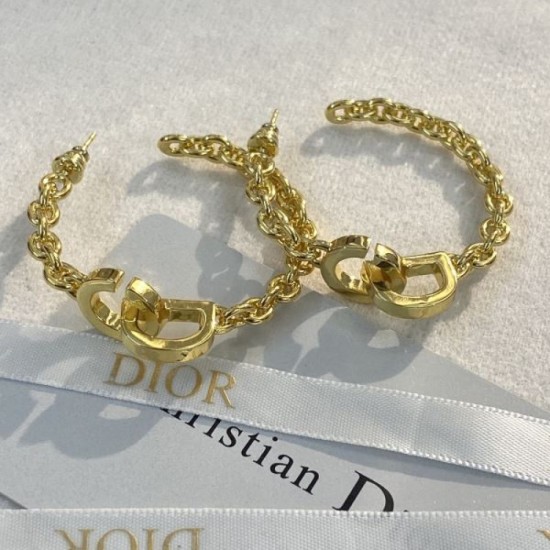 Popular model spring new arrivals 2024SS earrings DIOR Dior Popular model spring new arrivals 2024SS earrings DIOR Dior