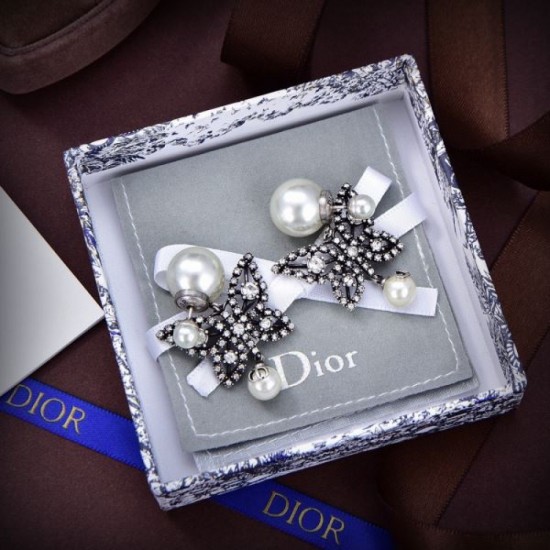 A must-see for fans 2024SS new spring/summer earrings DIOR Dior A must-see for fans 2024SS new spring/summer earrings DIOR Dior