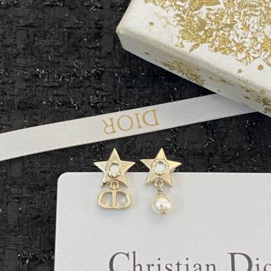 A must-see for fans 2024SS new spring/summer earrings DIOR Dior A must-see for fans 2024SS new spring/summer earrings DIOR Dior