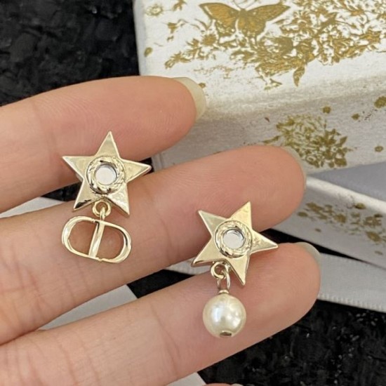 A must-see for fans 2024SS new spring/summer earrings DIOR Dior A must-see for fans 2024SS new spring/summer earrings DIOR Dior