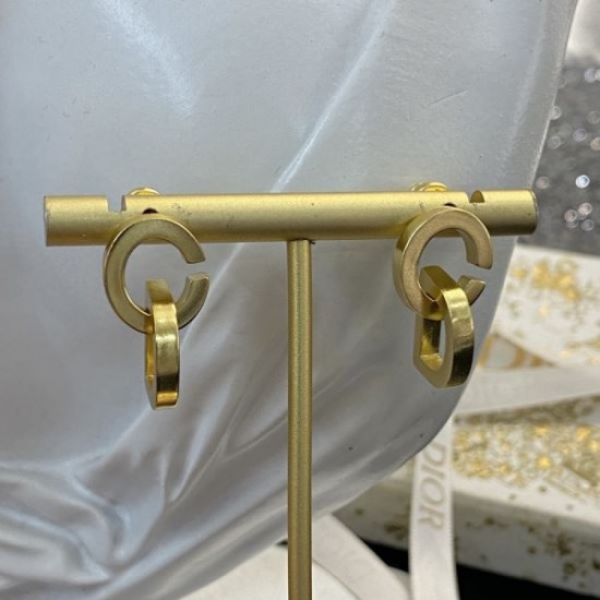 2024SS earrings DIOR that you can enjoy this summer 2024SS earrings DIOR that you can enjoy this summer