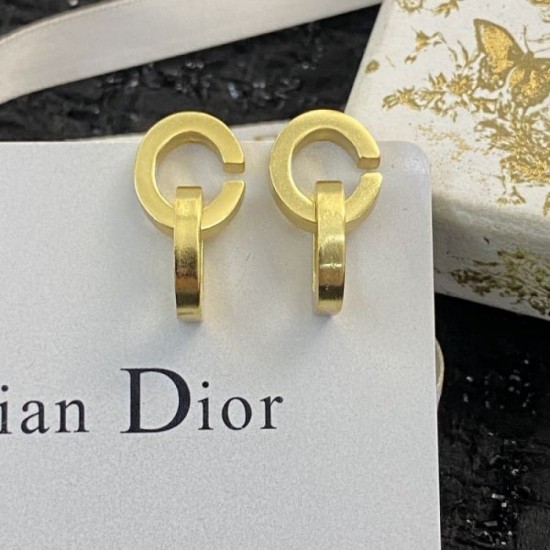 2024SS earrings DIOR that you can enjoy this summer 2024SS earrings DIOR that you can enjoy this summer