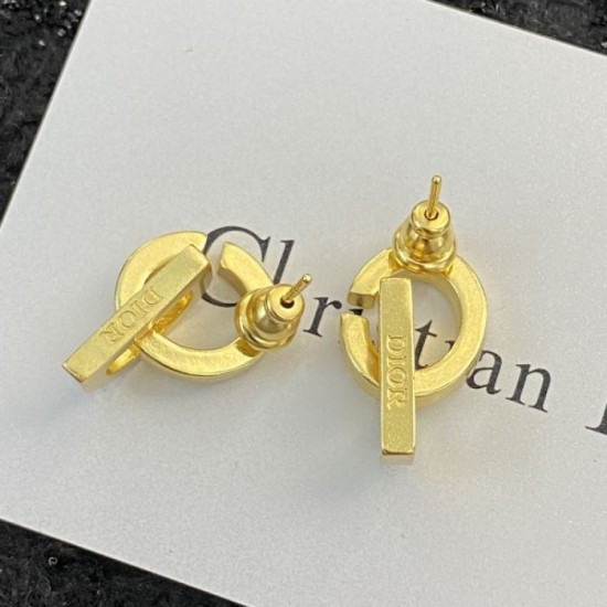 2024SS earrings DIOR that you can enjoy this summer 2024SS earrings DIOR that you can enjoy this summer