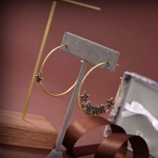 New spring items that are attracting attention 2024SS earrings DIOR Dior New spring items that are attracting attention 2024SS earrings DIOR Dior