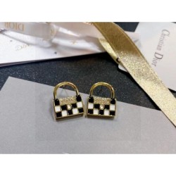 New spring items you can't take your eyes off of 2024SS earrings DIOR Dior