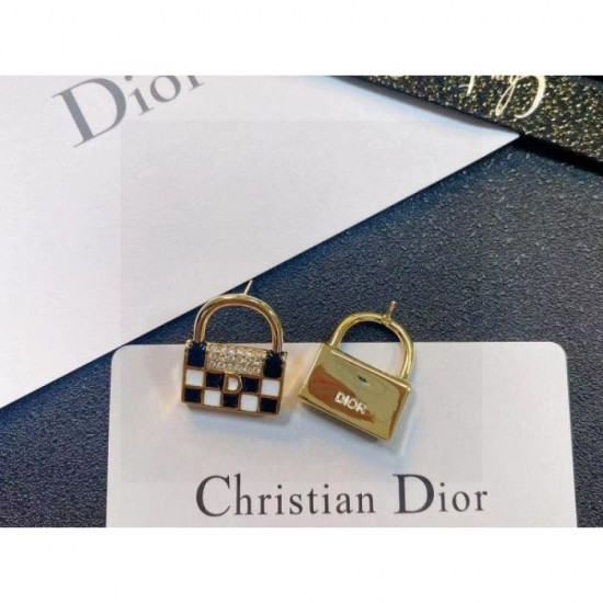 New spring items you can't take your eyes off of 2024SS earrings DIOR Dior New spring items you can't take your eyes off of 2024SS earrings DIOR Dior