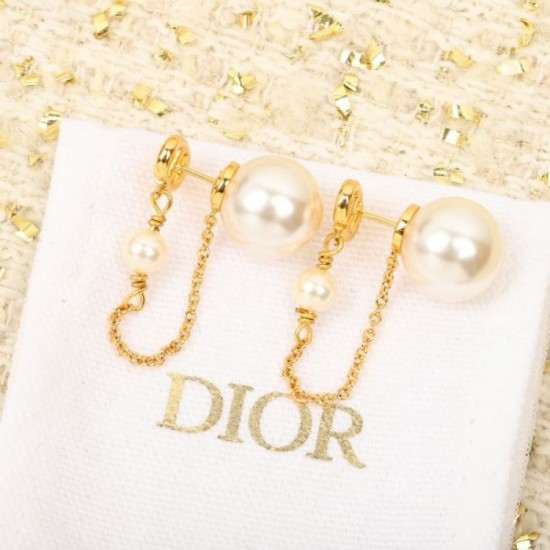 New summer excellent item 2024SS earrings DIOR Dior New summer excellent item 2024SS earrings DIOR Dior