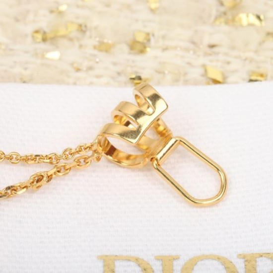 Too advanced to wear 2024SS earrings DIOR Dior Too advanced to wear 2024SS earrings DIOR Dior