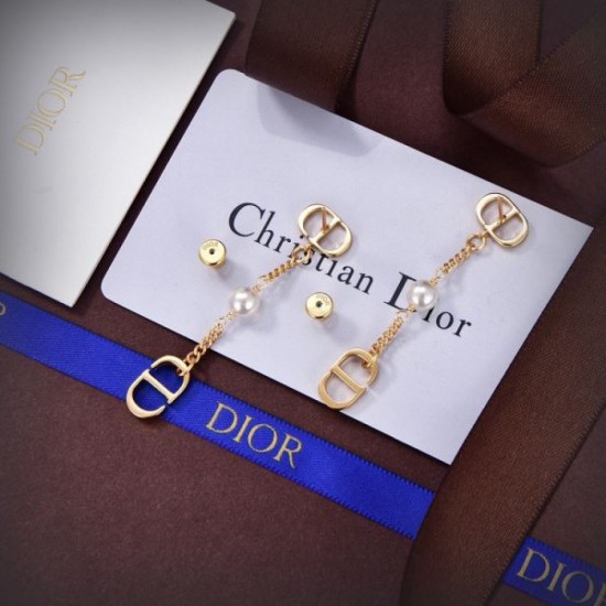 Magazine published new spring/summer arrival 2024SS earrings DIOR Dior Magazine published new spring/summer arrival 2024SS earrings DIOR Dior