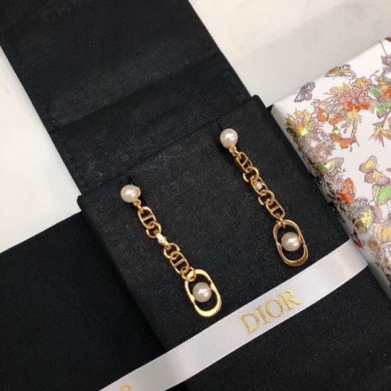 Especially popular this season 2024SS earrings DIOR Dior Especially popular this season 2024SS earrings DIOR Dior
