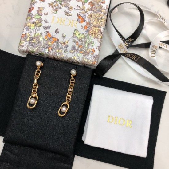 Especially popular this season 2024SS earrings DIOR Dior Especially popular this season 2024SS earrings DIOR Dior