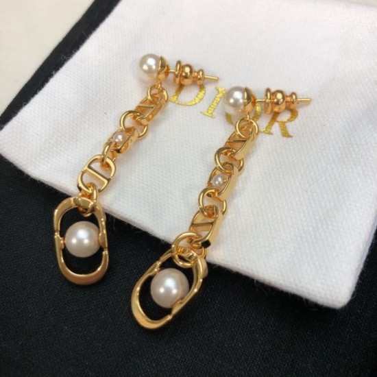 Especially popular this season 2024SS earrings DIOR Dior Especially popular this season 2024SS earrings DIOR Dior