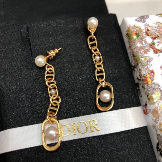 Especially popular this season 2024SS earrings DIOR Dior Especially popular this season 2024SS earrings DIOR Dior