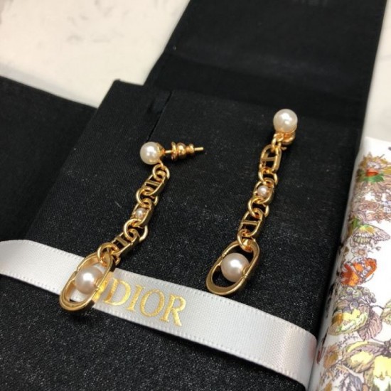 Especially popular this season 2024SS earrings DIOR Dior Especially popular this season 2024SS earrings DIOR Dior